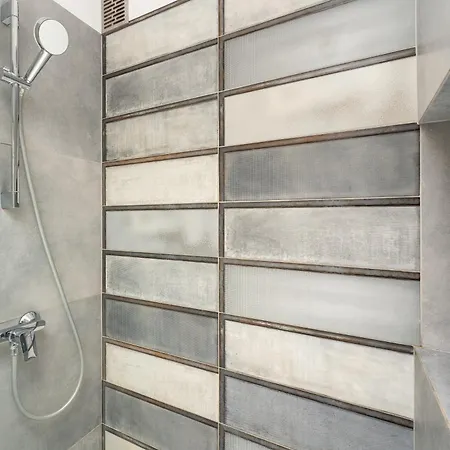 Grzegorzki Comfy By Bookinghost